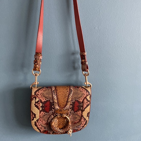 💕🐍 See by Chloe Hana Snakeskin-Print Leather Shoulder Bag - Picture 4 of 6